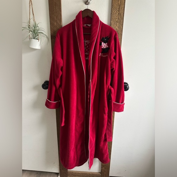 Cranberry Red Women's Robe Embroidered Scotty Dog Logo
Delicates - Picture 2 of 11